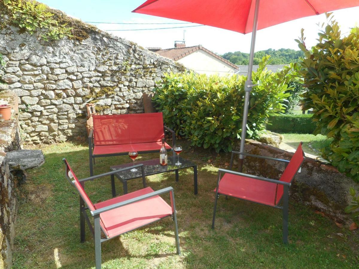 38 Friaudour Bed & Breakfast Saint-Pardoux-lʼOrtigier Eksteriør bilde